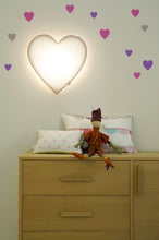 Load image into Gallery viewer, Hjartaveggljós - með bleikum saum