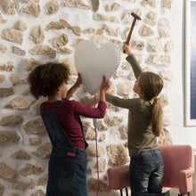 Load image into Gallery viewer, Hjartaveggljós - með bleikum saum