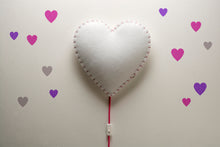 Load image into Gallery viewer, Hjartaveggljós - með gráum saum